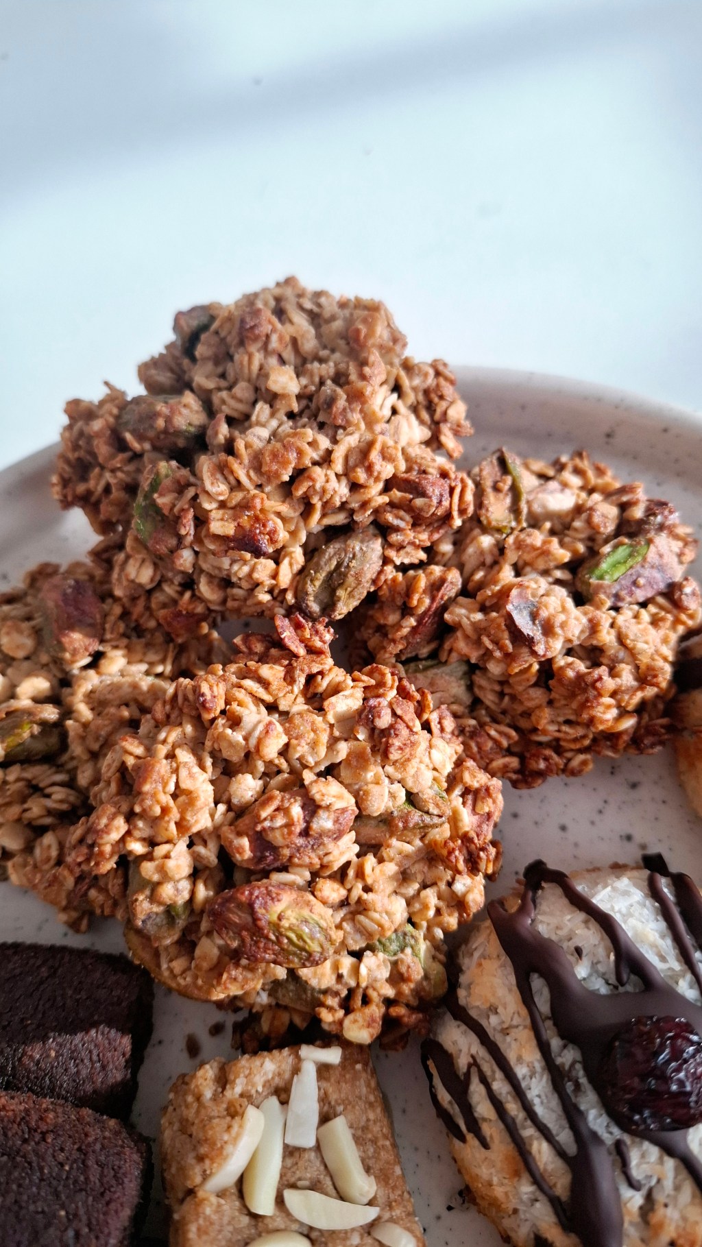 PISTACHIO HONEY OAT&nbsp;CRISPIES