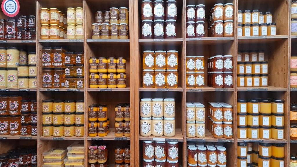 BEE-YOND THE BASICS: FRENCH HONEY (17 varieties + 7 skincare&nbsp;recipes)